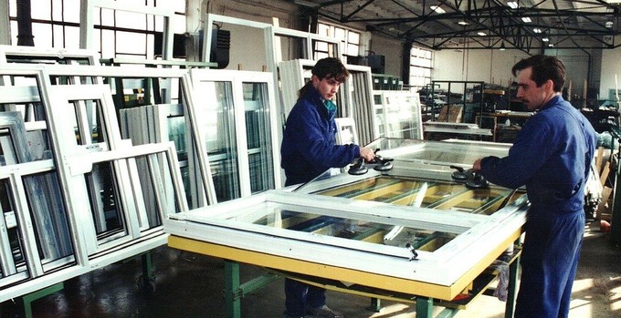 Inicio de la producción de carpintería de puertas y ventanas de PVC