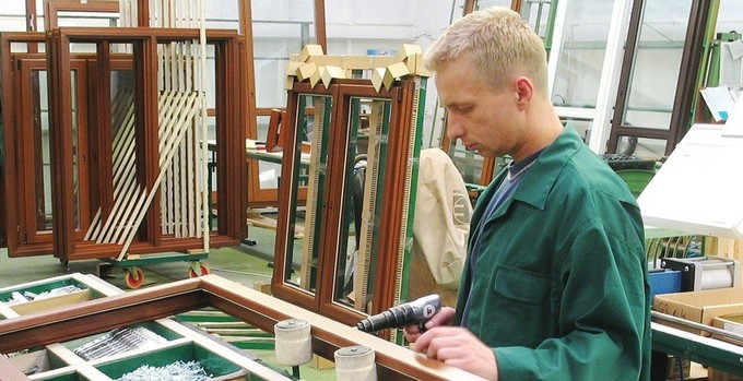 Inicio de la producción de carpintería de madera